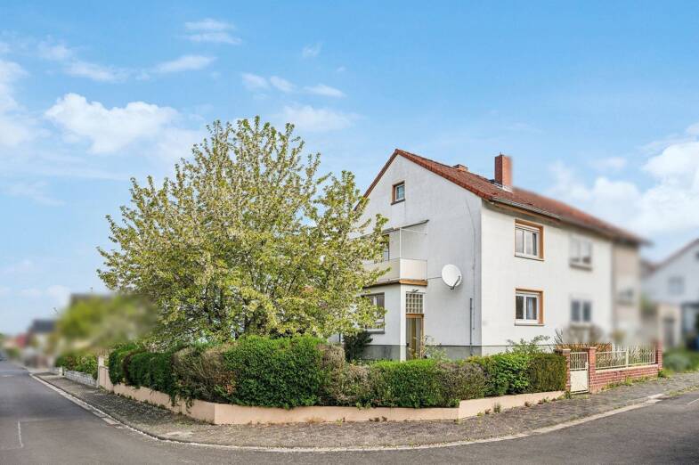 Doppelhaushälfte zum Kauf 179.000 € 3 Zimmer 75,4 m² 300 m² Grundstück Nieder-Florstadt Florstadt 61197