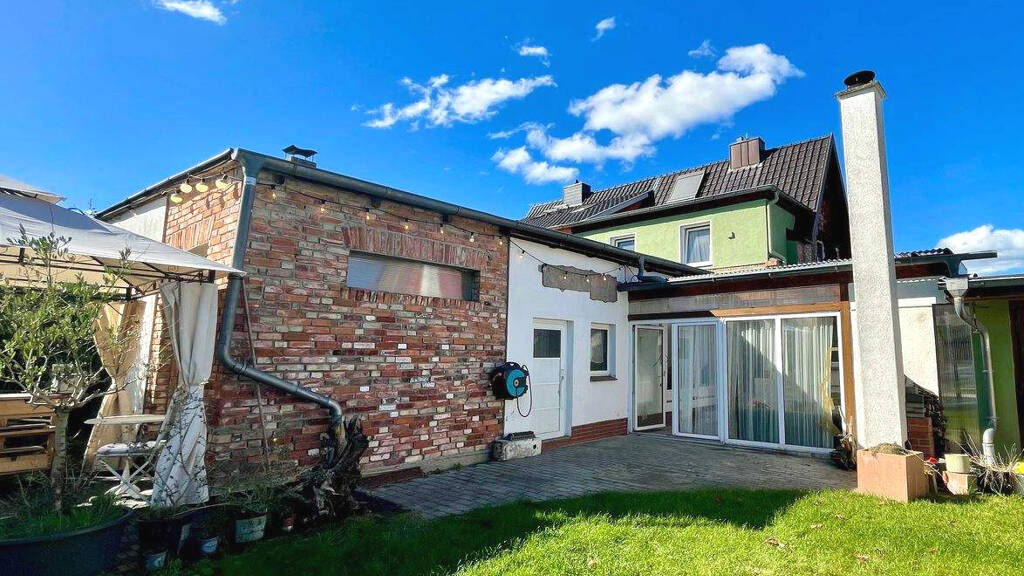 Ein Haus zum Leben in begehrter Ruhiglage, großer Garten, Reserveflächen u. sogar ein Luftschutzbunker!