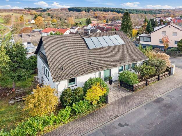 Einfamilienhaus zum Kauf 569.000 € 11 Zimmer 260 m² 701 m² Grundstück Friedrichsthal Wehrheim 61273