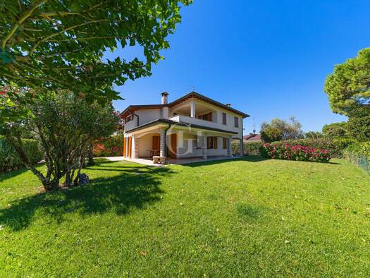Einfamilienhaus zum Kauf 1.140.000 € 5 Zimmer 160 m² 710 m² Grundstück frei ab sofort Sirmione 25019