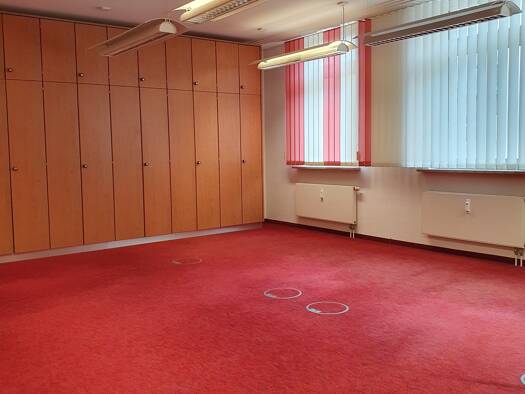 Büro zur Miete provisionsfrei 791 € 4 Zimmer 183 m² Bürofläche Leipziger Straße 66-68 Glauchau 08371