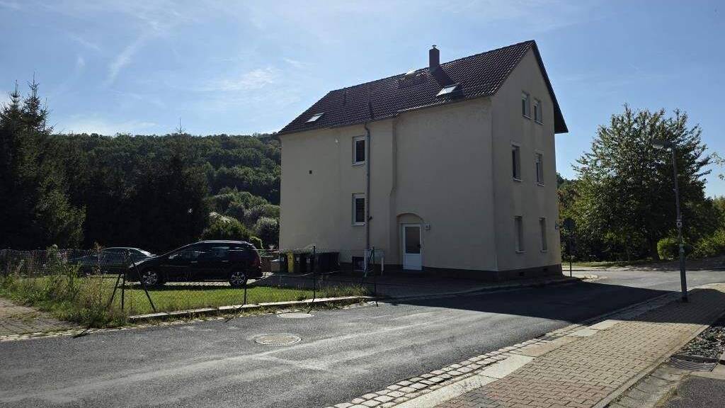 Wohnung zur Miete 300 € 3 Zimmer 75 m² Roßwein 04741