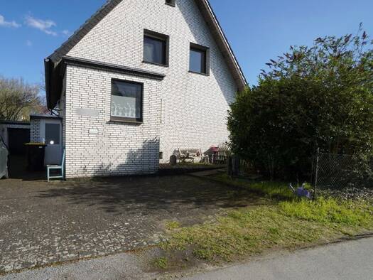 Mehrfamilienhaus zum Kauf 349.000 € 5 Zimmer 149 m² 1.224 m² Grundstück frei ab sofort Hollen Gütersloh / Hollen 33334