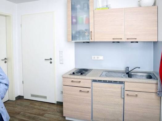 WG-Zimmer zur Miete 395 € 14 m² Geschoss 5/6 frei ab 01.09.2026 Essenweinstrße 8 Tafelhof Nürnberg 90443