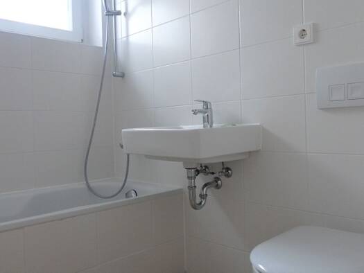 Wohnung zur Miete 633 € 2,5 Zimmer 85,8 m² 9. Geschoss frei ab 01.05.2026 Senftenberger Ring 72 Märkisches Viertel Berlin 13435