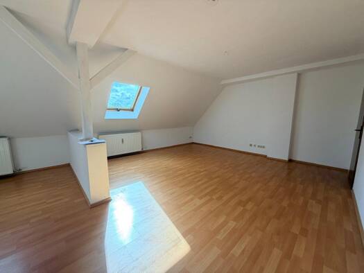 Wohnung zur Miete 280 € 1 Zimmer 31,9 m² frei ab sofort Walter-Schade-Straße 6 Weißenfels Weißenfels 06667