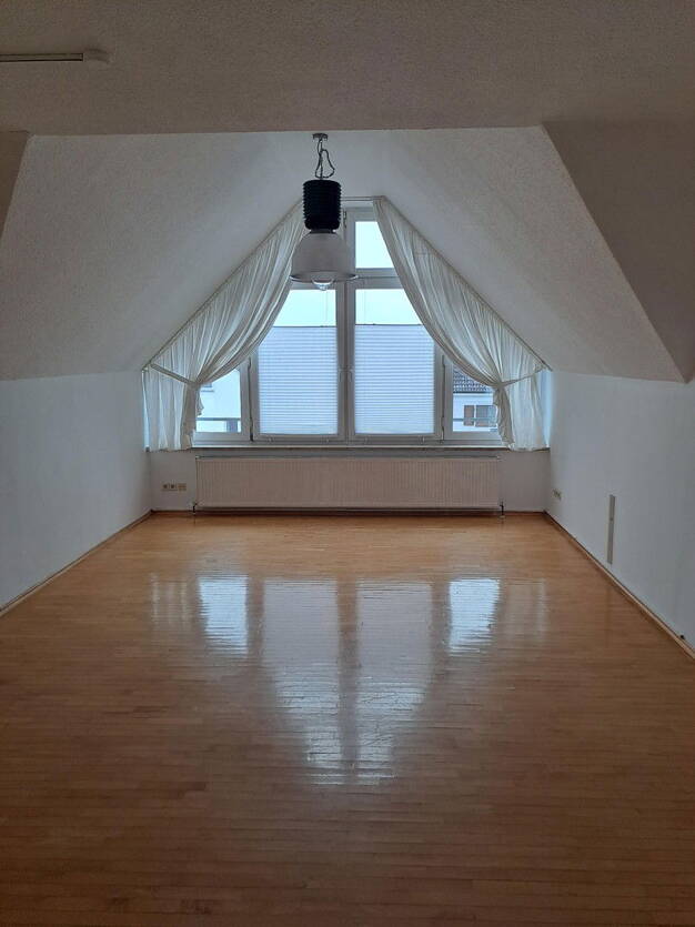 Wohnung zur Miete 870 € 3 Zimmer 77 m² Dachgeschoss, 2. Geschoss Adelsdorf Adelsdorf 91325