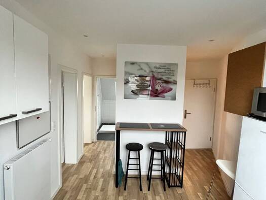 Wohnung zur Miete 970 € 2 Zimmer 45 m² Geschoss 4/5 frei ab sofort Friesenstraße 54 Zuffenhausen Stuttgart 70435