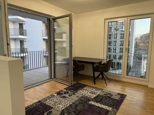 Terrassenwohnung zur Miete 1.150 € 1,5 Zimmer 46 m² Geschoss 3/5 frei ab sofort Ostend Frankfurt am Main 60314