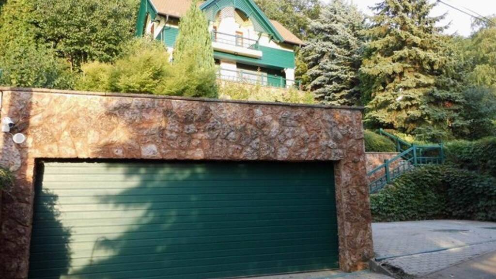 Einfamilienhaus zum Kauf 449.000 € 7 Zimmer 307 m² 720 m² Grundstück Csobánka 2014