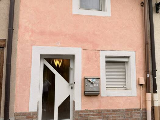 Reihenmittelhaus zum Kauf 115.000 € 4 Zimmer 80 m² 77 m² Grundstück Kenzingen 79341