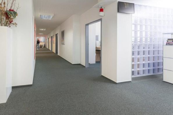 Bürofläche zur Miete 4.900 € 10 Zimmer 350 m²<br/>Bürofläche Äußerer Westen Regensburg 93049