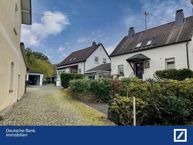 Einfamilienhaus zum Kauf 198.000 € 7 Zimmer 130 m²<br/>Wohnfläche 343 m²<br/>Grundstück Frömmersbach Gummersbach 51647