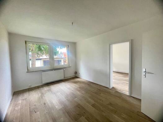 Wohnung zur Miete 296 € 2 Zimmer 42,3 m² Geschoss EG/2 frei ab 01.10.2026 Oststraße 21 Blankenhain Blankenhain 99444