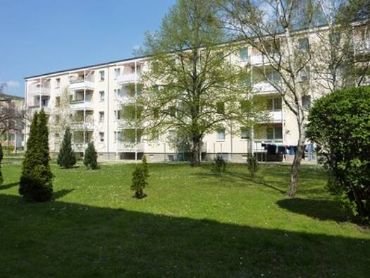 Wohnung zur Miete 400 € 4 Zimmer 68,1 m² EG frei ab sofort Albert-Schweitzer-Straße 42 Weißenfels 06667