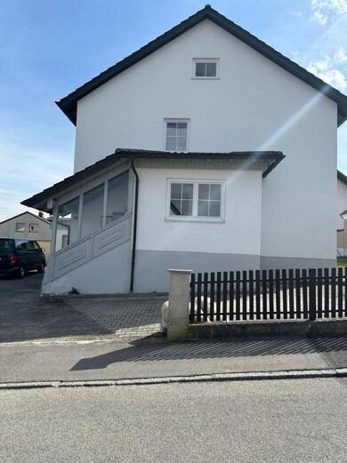 Mehrfamilienhaus zum Kauf 699.000 € 12 Zimmer 270 m² 850 m² Grundstück Neufahrn Neufahrn in Niederbayern 84088