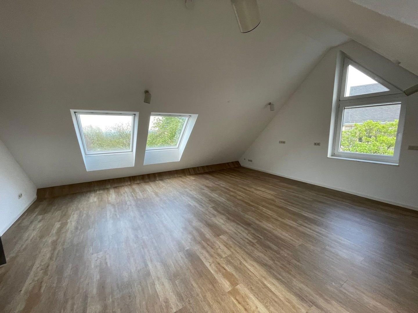 Wohnung zur Miete 420 € 2 Zimmer 57 m²<br/>Wohnfläche 4.<br/>Geschoss Hochstr. 9-13 Mitte Remscheid 42853