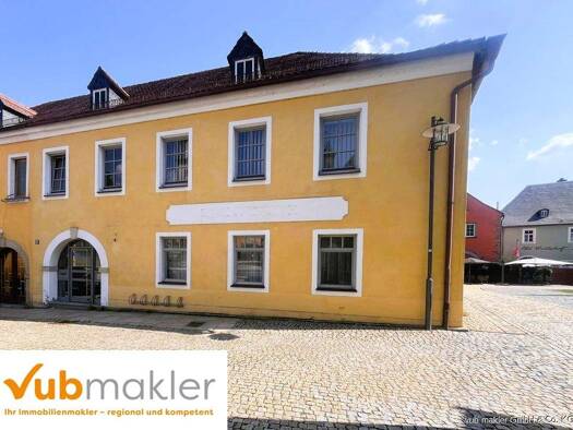 Haus zum Kauf 309.000 € 3 Zimmer 380 m² Grundstück Kirchenlamitz 95158