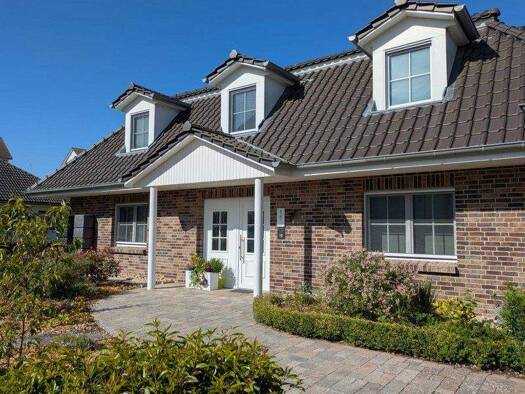 Mehrfamilienhaus zum Kauf 870.000 € 7 Zimmer 350 m² 1.024 m² Grundstück Gartenstadt Schwerin 19061