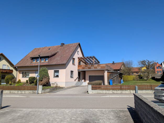 Mehrfamilienhaus zum Kauf provisionsfrei 289.000 € 8 Zimmer 175 m² 925 m² Grundstück Schellenbachstr. 7 Eslarn 92693