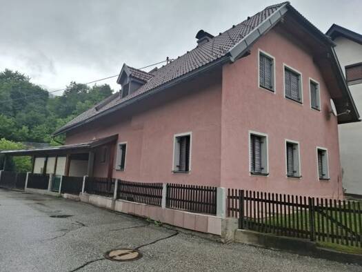 Einfamilienhaus zum Kauf 333.000 € 6 Zimmer 125 m² 1.100 m² Grundstück Arnoldstein 9601