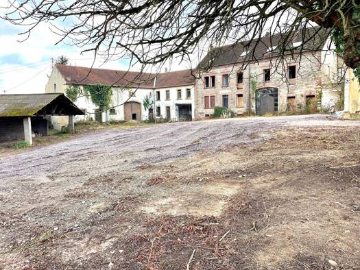 Haus zum Kauf 495.000 € 9.877 m² Grundstück Saarlouis 66740