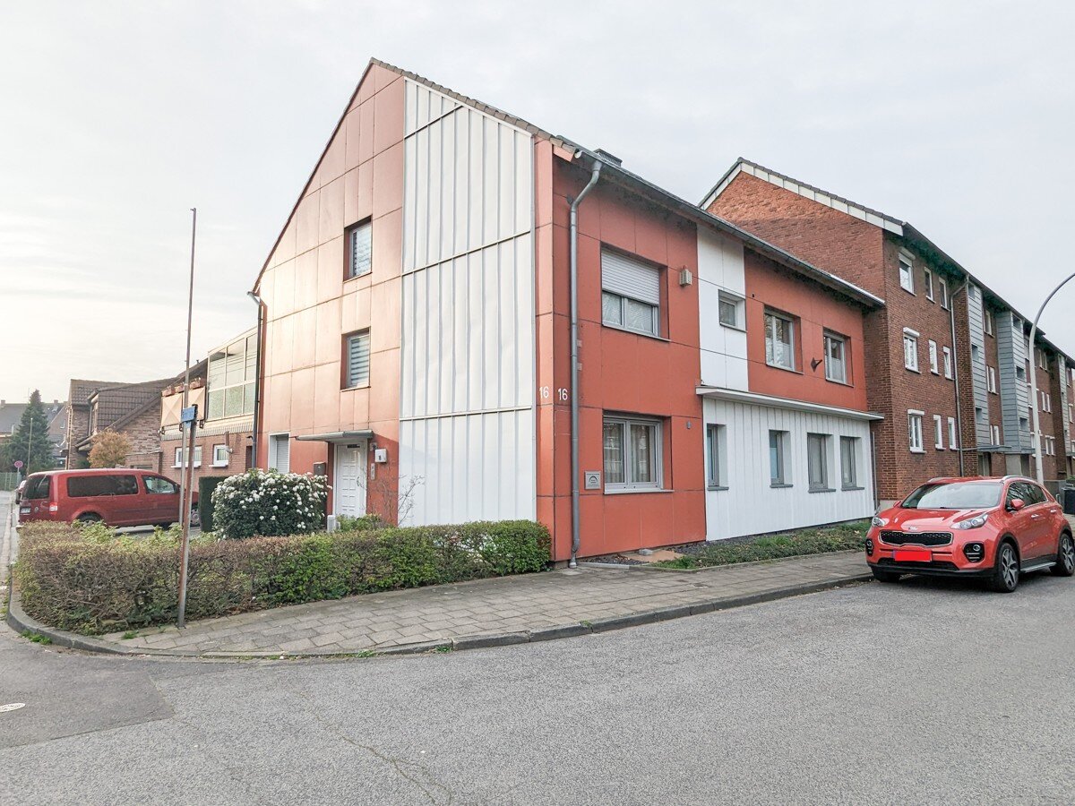 Haus zum Kauf 659.000 € 13 Zimmer 400 m²<br/>Wohnfläche 545 m²<br/>Grundstück Gustorf Grevenbroich-Gustorf 41517