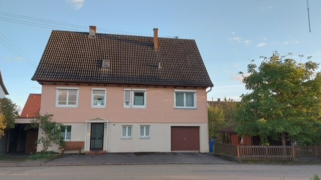 Einfamilienhaus zum Kauf 295.000 € 6 Zimmer 126 m²<br/>Wohnfläche 561 m²<br/>Grundstück Dornhan Dornhan 72175