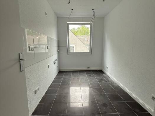 Wohnung zur Miete 730 € 1 Zimmer 56 m² 3. Geschoss frei ab 01.09.2026 Herwarthstr. 71 Huttrop Stadtbezirk I 45138