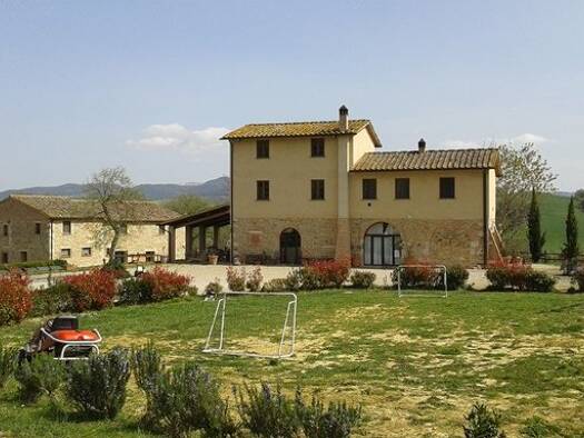 Bauernhaus zum Kauf 1.500.000 € 24 Zimmer 1.200 m² 85.000 m² Grundstück Volterra