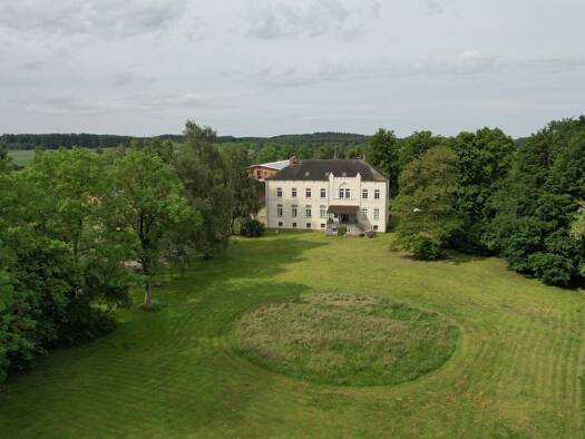 Haus zum Kauf 980.000 € 20 Zimmer 650 m² 9.262 m² Grundstück Hof 2 Altenhagen Kröpelin 18236