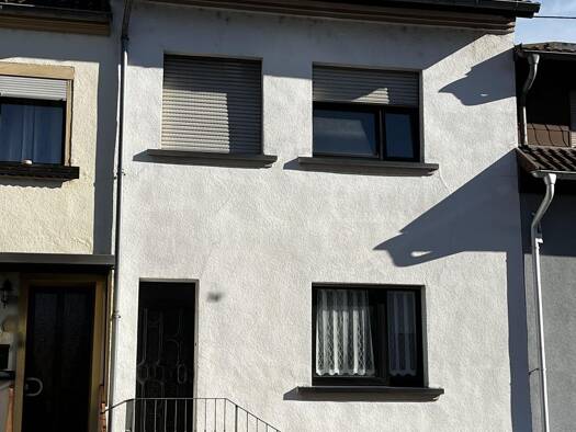 Reihenmittelhaus zum Kauf 79.000 € 4 Zimmer 100 m² 157 m² Grundstück Fraulautern Saarlouis 66740