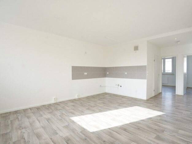 Wohnung zur Miete 685 € 4 Zimmer 114,2 m² 4. Geschoss frei ab 15.04.2026 Zeisigwaldstr. 8 Yorckgebiet Chemnitz 09130