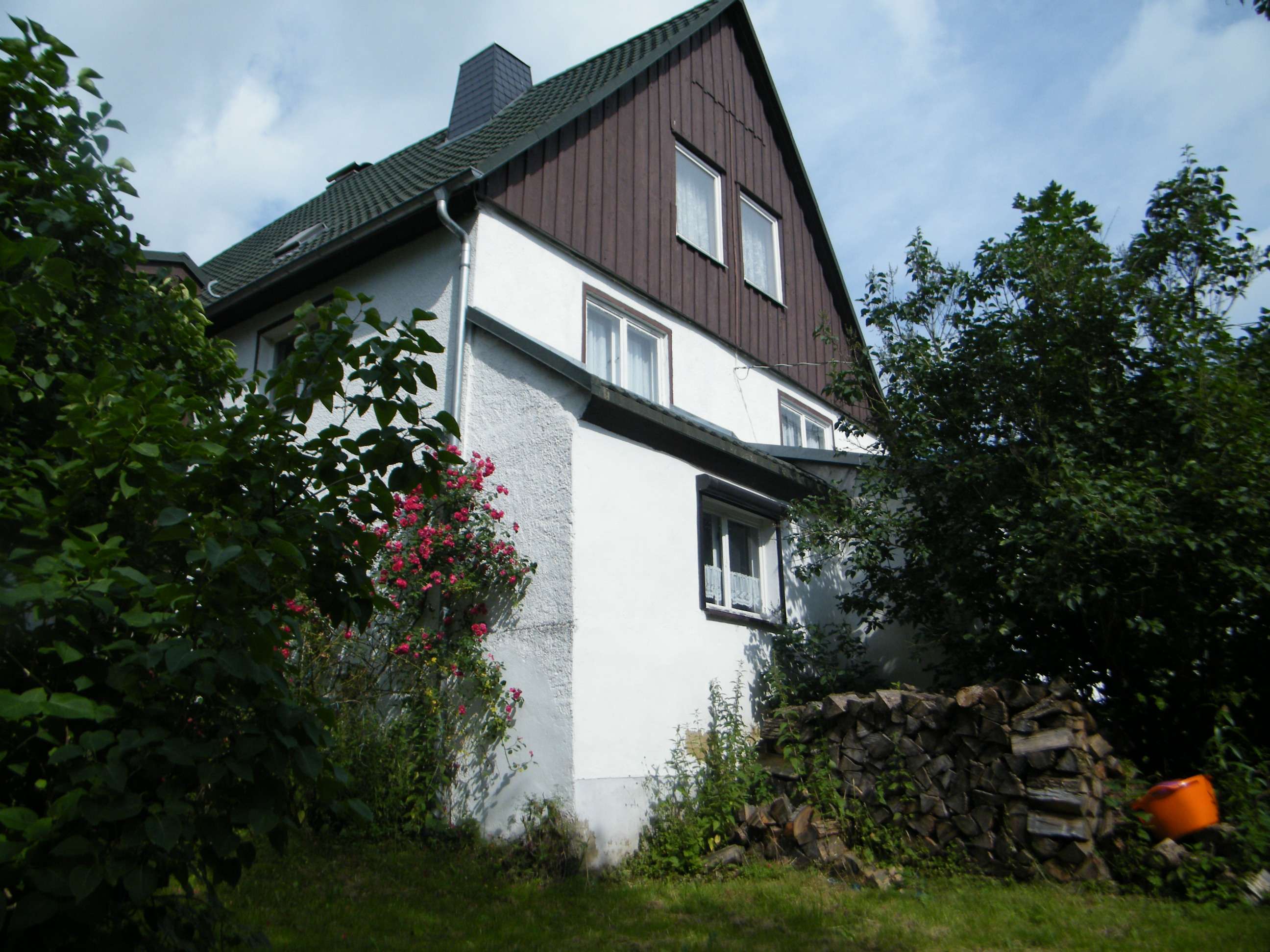 Einfamilienhaus zum Kauf 153.000 € 9 Zimmer 200 m²<br/>Wohnfläche 2.842 m²<br/>Grundstück 01.06.2025<br/>Verfügbarkeit Börnichen 09437