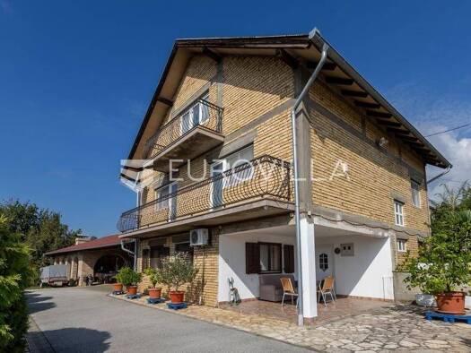 Einfamilienhaus zum Kauf 240.000 € 4 Zimmer 415,8 m² Brodsko Vinogorje Slavonski Brod 35000