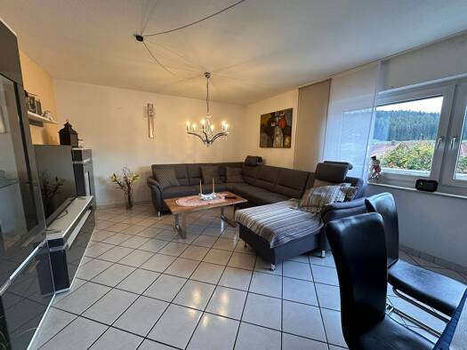 Wohnung zum Kauf 250.000 € 4,5 Zimmer 112 m² 2. Geschoss Stadtgebiet Furtwangen im Schwarzwald 78120