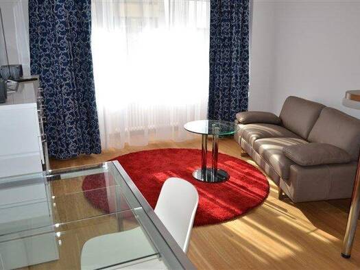 Wohnung zur Miete Wohnen auf Zeit 1.150 € 2 Zimmer 42,6 m² frei ab 23.03.2026 Luisenstrasse Wiesbaden 65185