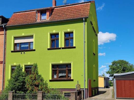 Mehrfamilienhaus zum Kauf als Kapitalanlage geeignet 285.000 € 9 Zimmer 189 m² 422 m² Grundstück Haldensleben 39340