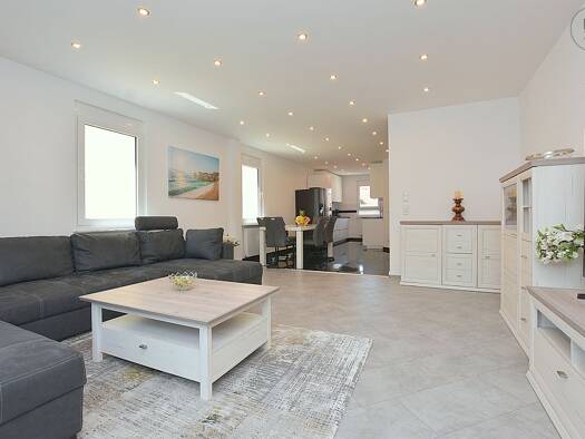 Wohnung zur Miete Wohnen auf Zeit 2.490 € 3 Zimmer 94 m² frei ab sofort Stuttgart 70182