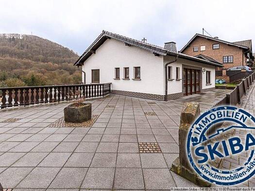 Wohnung zur Miete 680 € 4 Zimmer 128 m² Schuld 53520