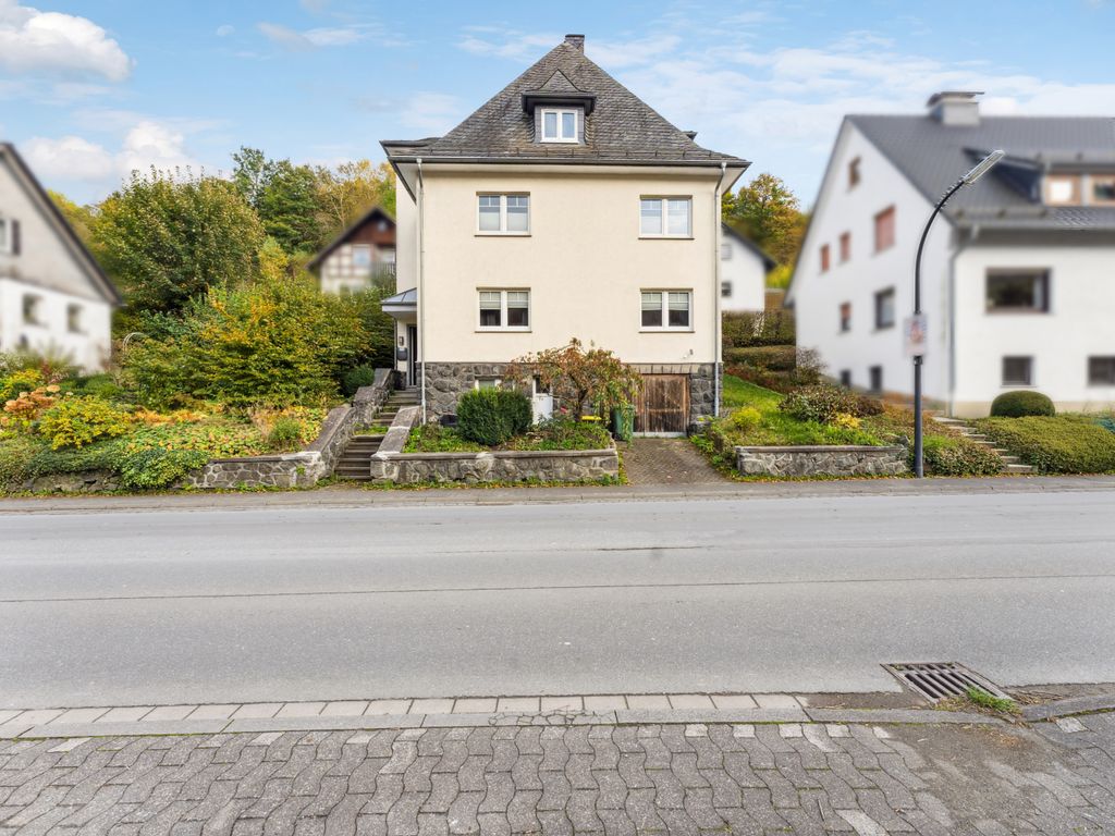 Einfamilienhaus zum Kauf 324.000 € 6 Zimmer 135 m²<br/>Wohnfläche 290 m²<br/>Grundstück Silbach Winterberg 59955