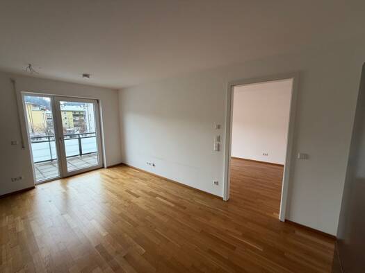 Wohnung zur Miete 870 € 2,5 Zimmer 57 m² Geschoss 2/3 frei ab 01.03.2026 Traunstein 83278