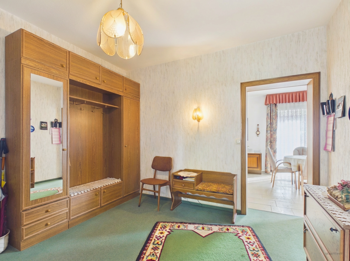 Immobilie in Kusterdingen - Helles Mehrfamilienhaus mit 3 Wohnungen in Kusterdingen - Kapitalanlage/ Mehrgenerationenhaus - Bild 4