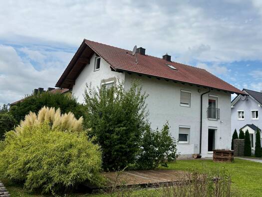 Haus zum Kauf 299.000 € 7 Zimmer 160 m² Osterhofen Osterhofen 94486