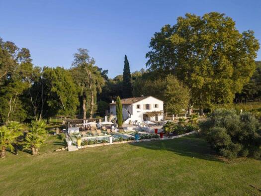 Einfamilienhaus zum Kauf 1.790.000 € 9 Zimmer 300 m² 13.000 m² Grundstück LES ARCS 83460