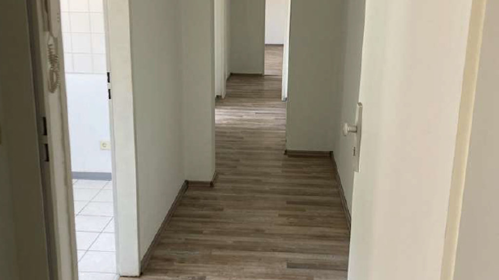 Wohnung zum Kauf 115.000 € 2 Zimmer 63 m² frei ab sofort Hausberge Porta Westfalica 32457