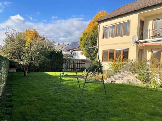 Haus zum Kauf 11 Zimmer 261 m² 995 m² Grundstück frei ab sofort Kagers Straubing 94315