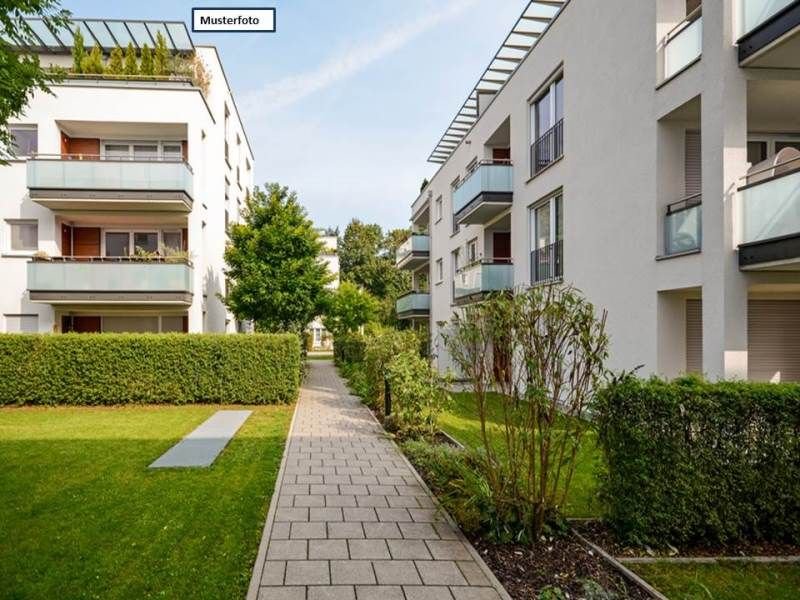 Wohnung zur Zwangsversteigerung provisionsfrei 49.000 € 2 Zimmer 60 m²<br/>Wohnfläche Eckersbach 261 Zwickau 08066