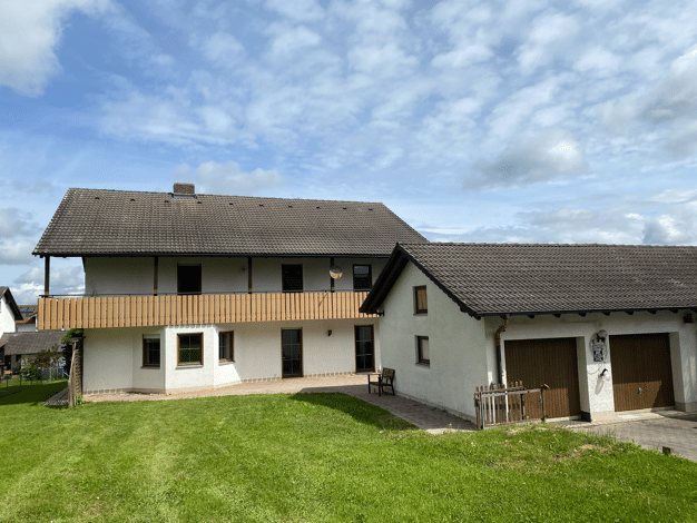 Mehrfamilienhaus zum Kauf 490.000 € 6 Zimmer 219 m² 1.040 m² Grundstück frei ab sofort Eichenstraße 4 Moosen Taufkirchen 84416