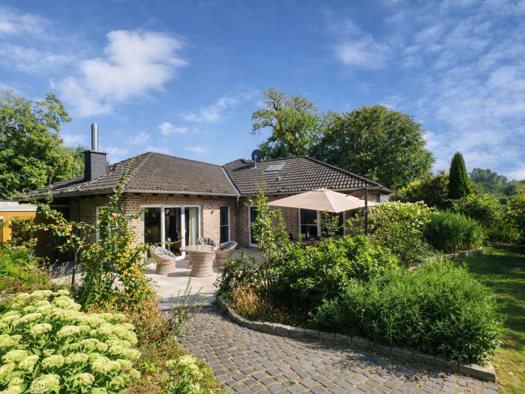 Bungalow zum Kauf 799.000 € 4 Zimmer 192,1 m² 1.771 m² Grundstück Neuenhoven Jüchen 41363